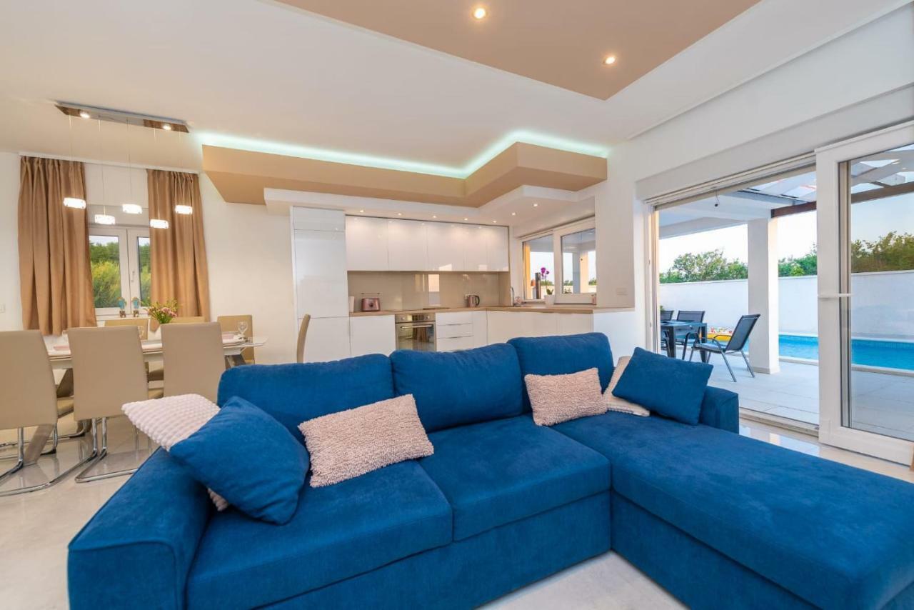 Villas Sabun - Modern House With Heated Pool ปริฟลากา ภายนอก รูปภาพ