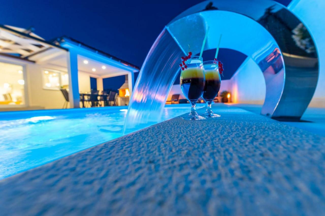 Villas Sabun - Modern House With Heated Pool ปริฟลากา ภายนอก รูปภาพ
